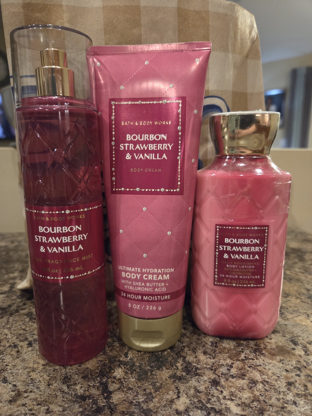 Bath & Body Works Bourbon Strawberry & Vanilla Set - Pink